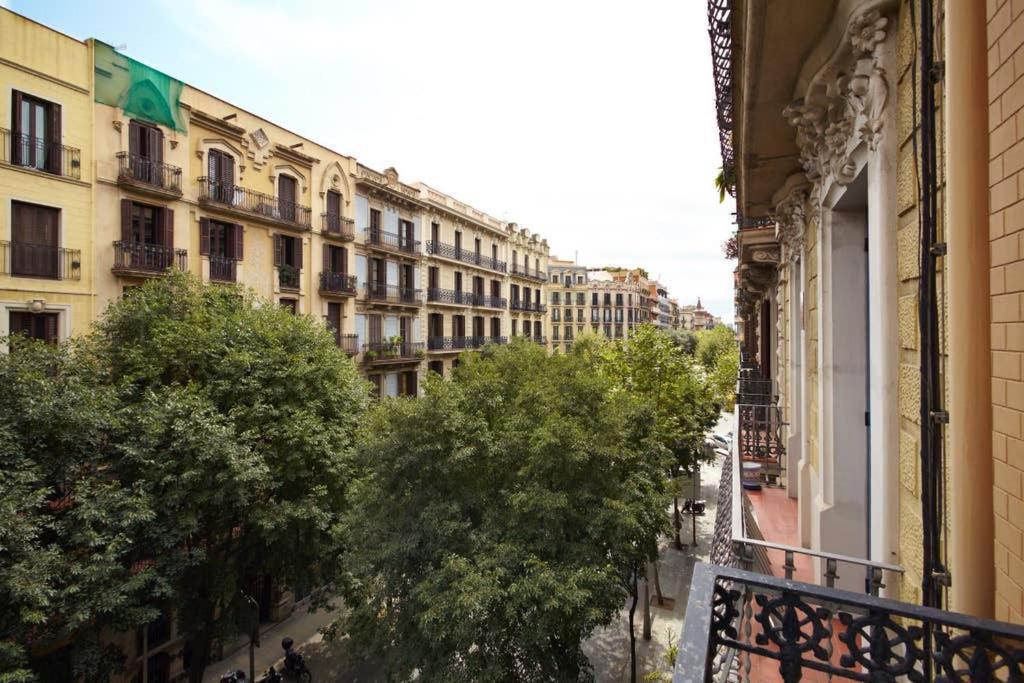 Beautiful Apartment In Eixample Barcellona Esterno foto