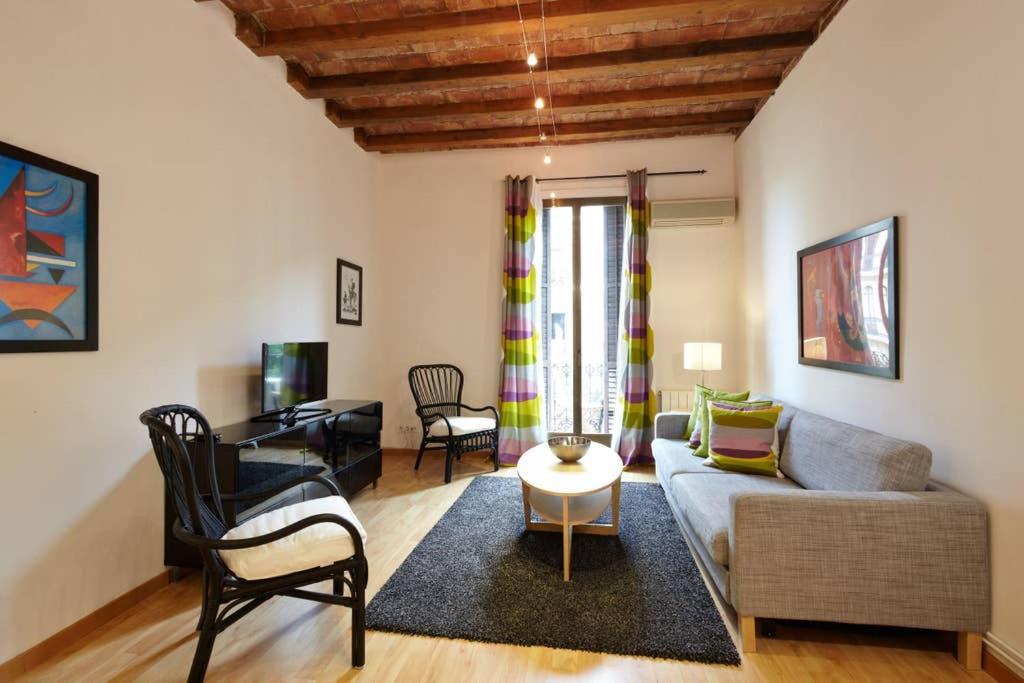 Beautiful Apartment In Eixample Barcellona Esterno foto